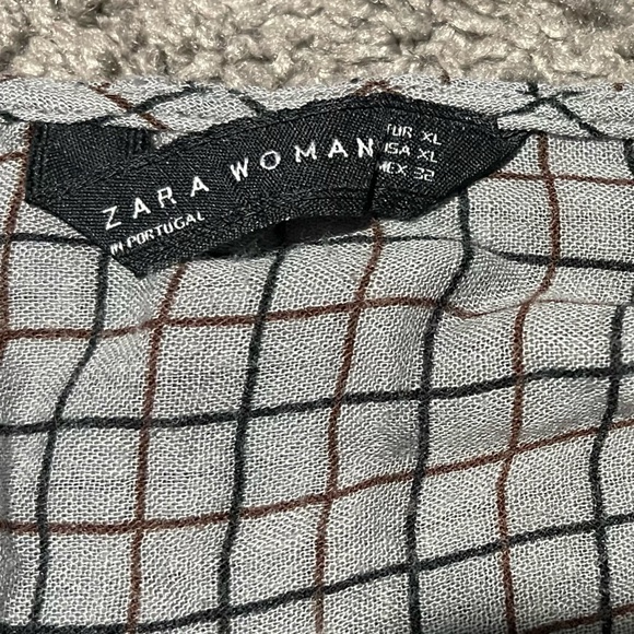 Checkered Button-Up Blouse - Picture 5 of 7